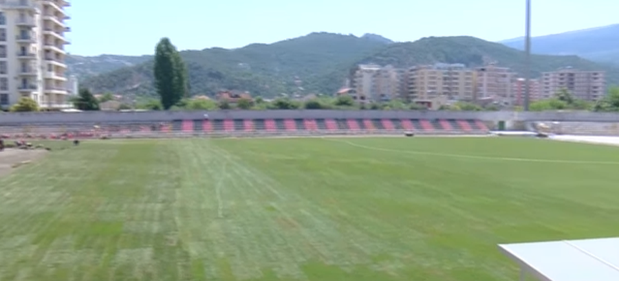 VIDEO/ Flamurtari gati për Superiore, punimet në stadiumin e