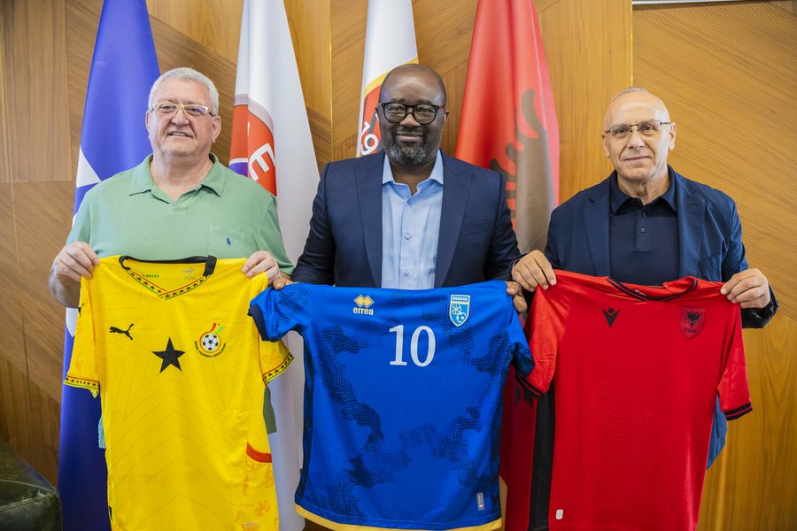 Kreu i FSHF-së Armand Duka pret në takim Presidentin e Federatës