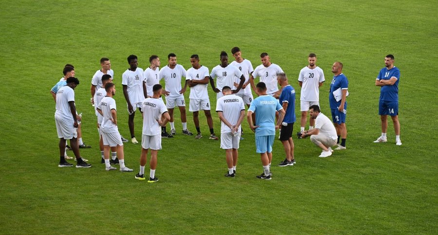 Surpriza e Kategorisë së Parë, Pogradeci nis sezonin e ri me