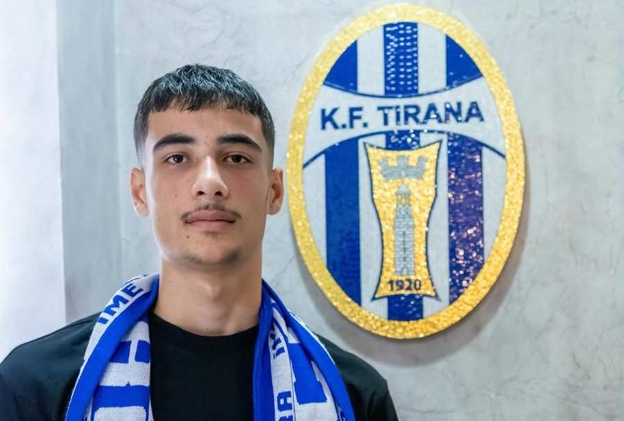 ZYRTARE/ Një 17-vjeçar për mesfushën, Tirana prezanton