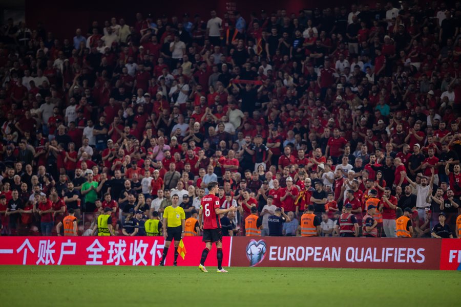Ndeshja Shqipëri–Serbi / FSHF dënohet nga FIFA me gjobë