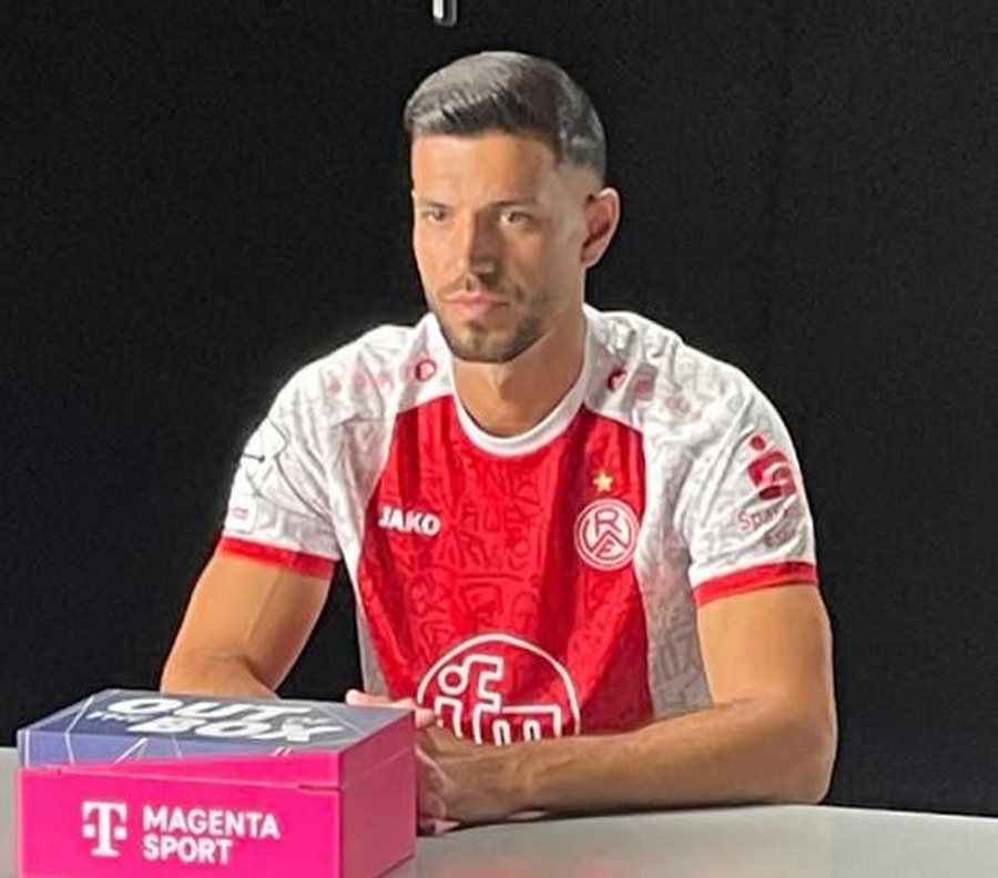 Dinamo e do në ekip, Klaus Gjasula shfaqet në stërvitje me