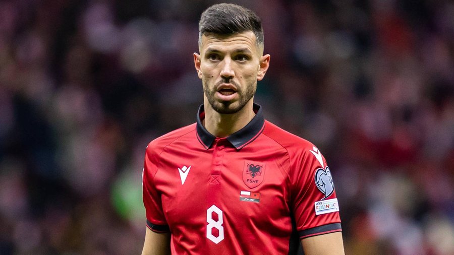 Dinamo e do në ekip, Klaus Gjasula shfaqet në stërvitje me
