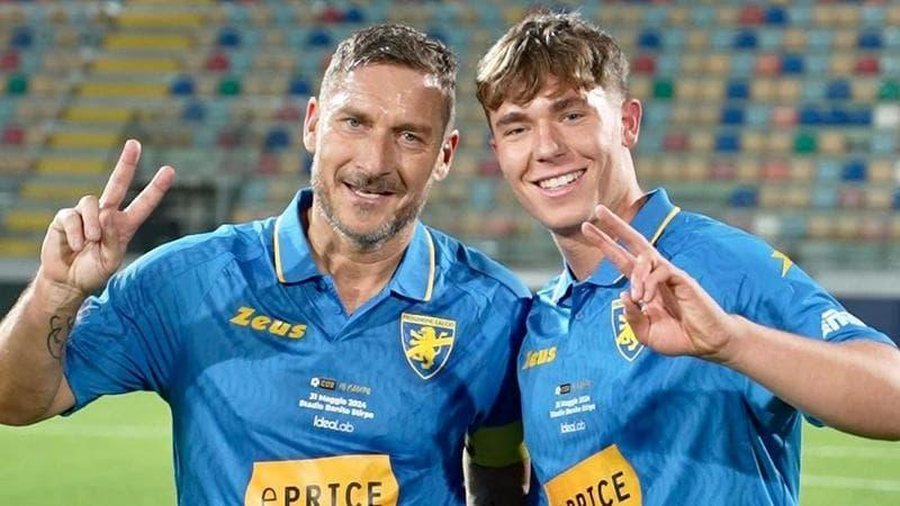 Djali i legjendës Francesco Totti "TURPËRON" familjen, merr