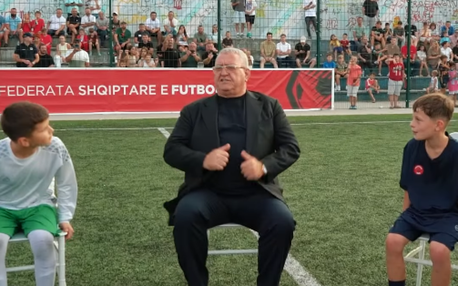 Krah fëmijëve të "dashuruar" pas futbollit, presidenti