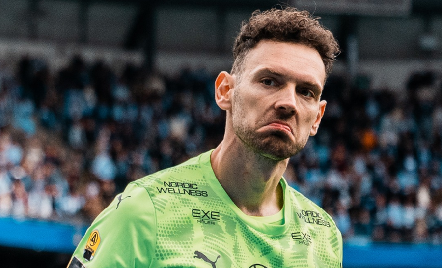 ZYRTARE/ Klasi i tij nuk njeh moshë, Etrit Berisha SHPËRBLEHET nga