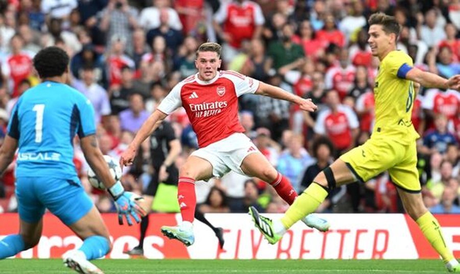 Gyokeres i sjell “ters” Arsenalit në miqësore,
