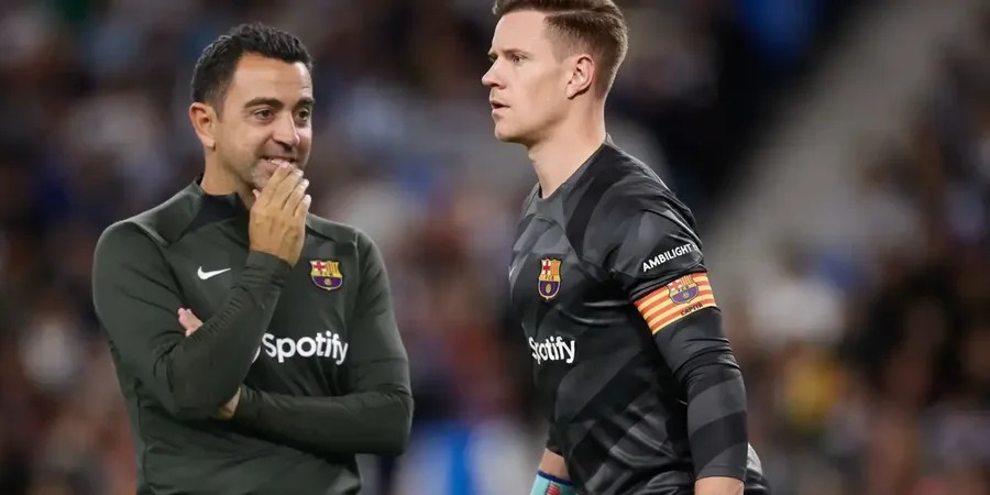 Barcelona i hoqi shiritin e kapitenit, Xavi reagon për situatën e