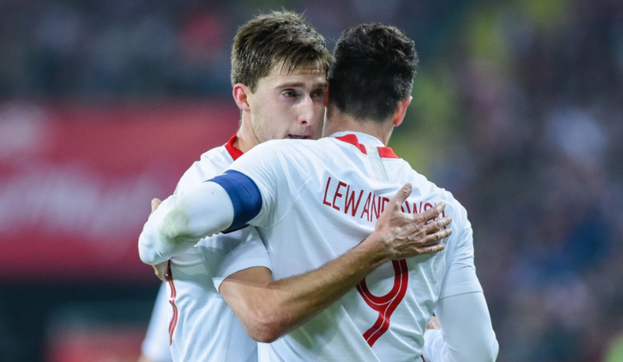 Shok me Lewandowskin në kombëtare, kapiteni Taras Romanczuk i hap