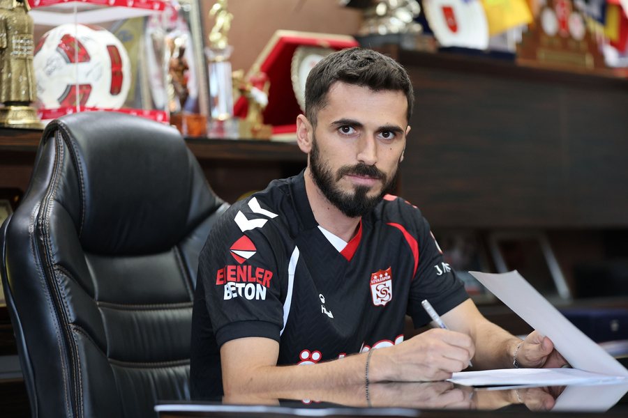 E PAPRITUR/ Ish i Dinamos dhe Kukësit, sulmuesi 27-vjeçar