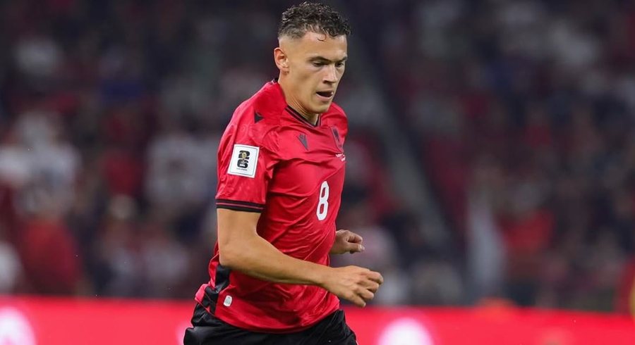 I dhuroi fitoren Shqipërisë, Torino SURPRIZON Kristjan Asllanin