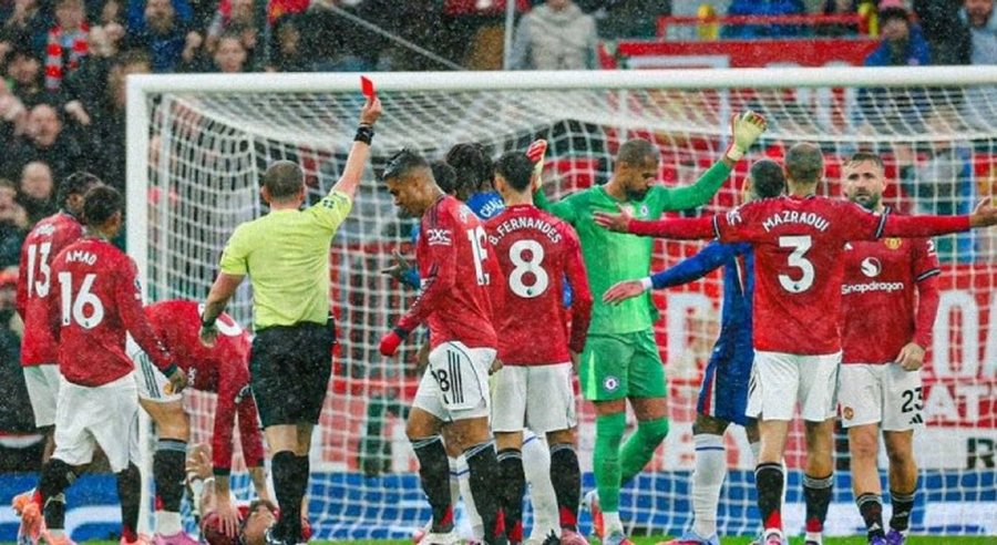 VIDEO/ Mes kartonëve të kuq, spektaklit dhe 3 golave, Manchester