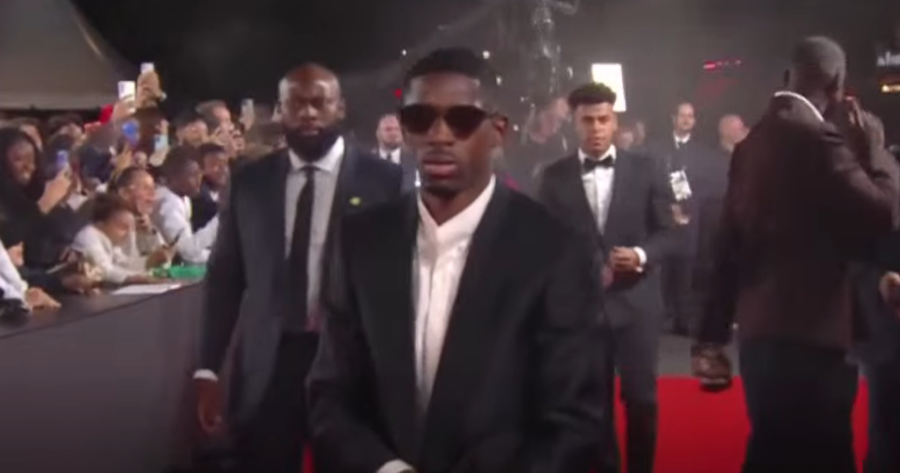 VIDEO/ Me syze dhe krah shokëve të ekipit, Ousmane Dembele