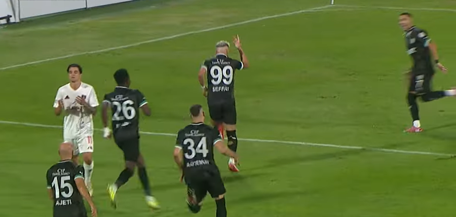 VIDEO/ Sylvinho “fërkon duart”, sulmuesi i Kombëtares