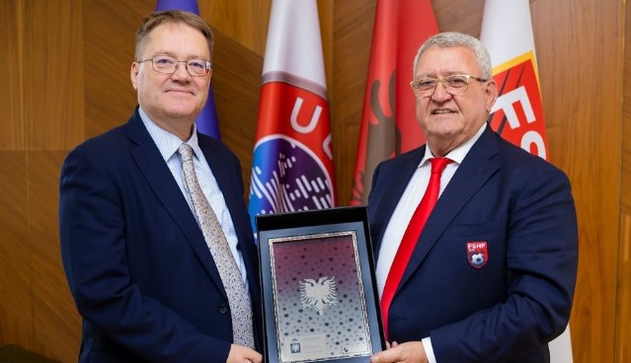 Garantohet organizim dinjitoz, presidenti Duka takohet me Ambasadorin e