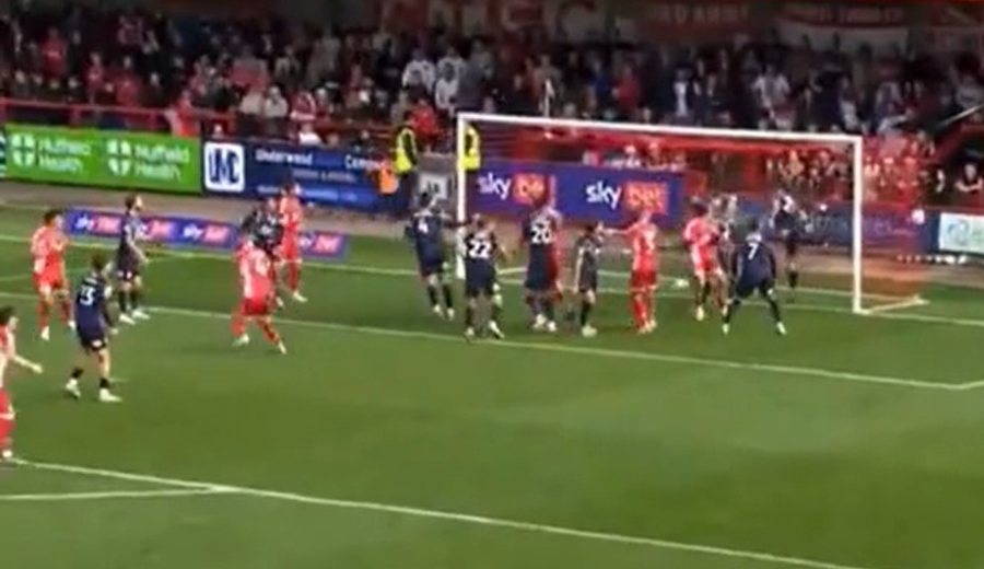 VIDEO/ Bajrami rikthehet në skenë, 26-vjeçari kuqezi realizon