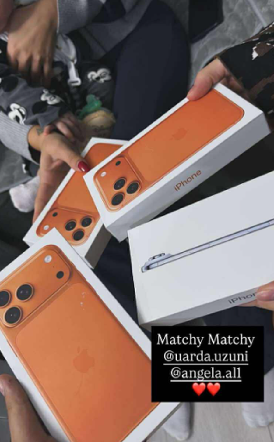 Një Rolex dhe katër Iphone 17-ta, Myrto Uzuni nuk kursehet,