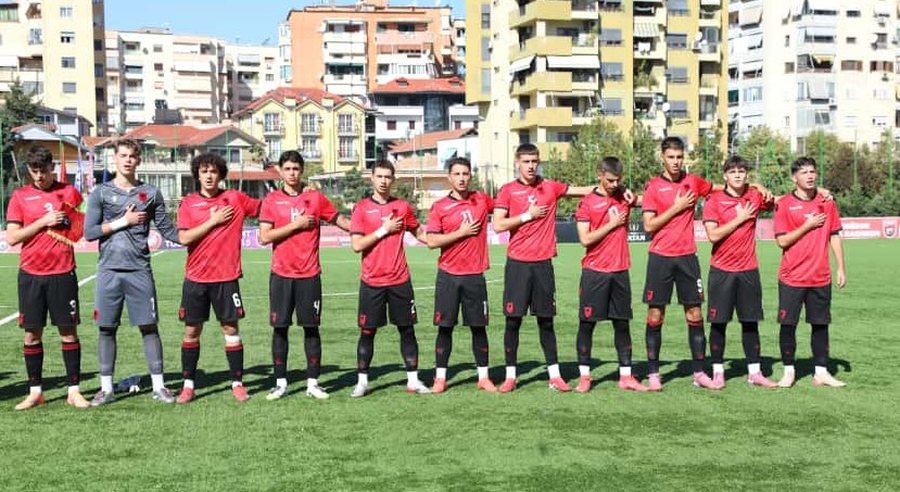 “Show” me 4 gola, Kombëtarja U17 nuk ia del përballë