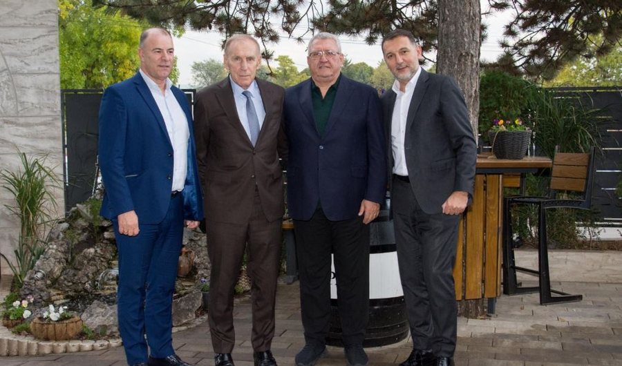 Prag sfida Serbi – Shqipëri/ Armand Duka krah për krah me