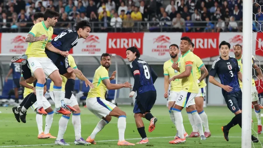 Japonia jep leksione futbolli, aziatikët mposhtin Brazilin në një