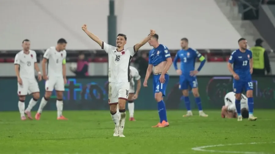 E PAPRITUR/ Serbia "dorëzohet" për vendin e 2-të ndaj