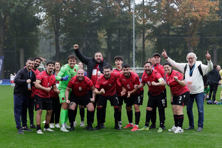 FSHF vijon angazhimin social përmes futbollit, ekipi i refugjatëve