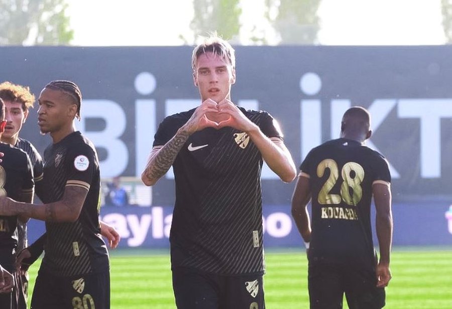 VIDEO/ Shënoi gol fantastik me kokë, ish-i i Superiores më i miri