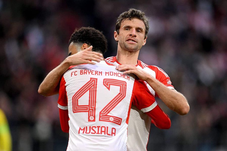 Rikthehet ylli gjerman, te Bayern Munich nis festa (SITUATA)