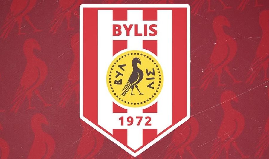 VIDEO/ Besnik Kapllanaj u përplas me tifozët e Elbasanit? Bylisi