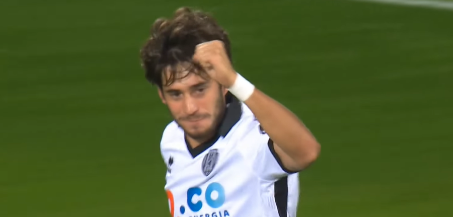 VIDEO/ 3 fitore radhazi dhe 2 gola të shënuar, sulmuesi i