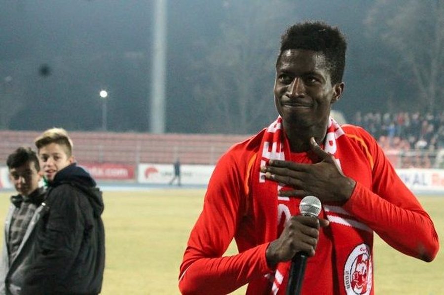 ZYRTARE/ Dikur shkëlqente me Skënderbeun, Peter Olayinka merr