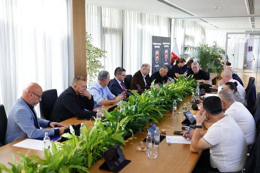 LAJM I MADH/ Komiteti ekzekutiv i FSHF-së vendos, gati fusha e re në