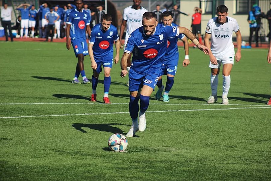 Kampionët e Superligës triumfojnë me karton të kuq, nuk ka
