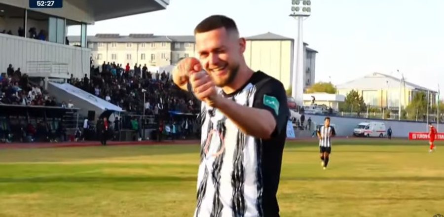 VIDEO/ Ish-i i Superiores “shpërthen” me ekipin tij,