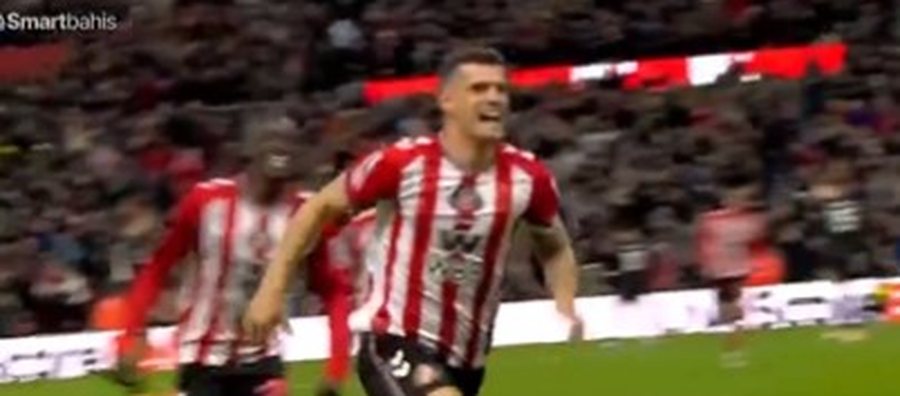 VIDEO/ E majtë si ajo kundër Serbisë, Granit Xhaka dhuron