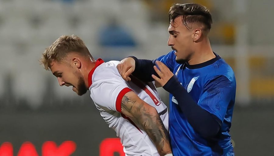 Mbrojtësi “braktisi” Kosovën për