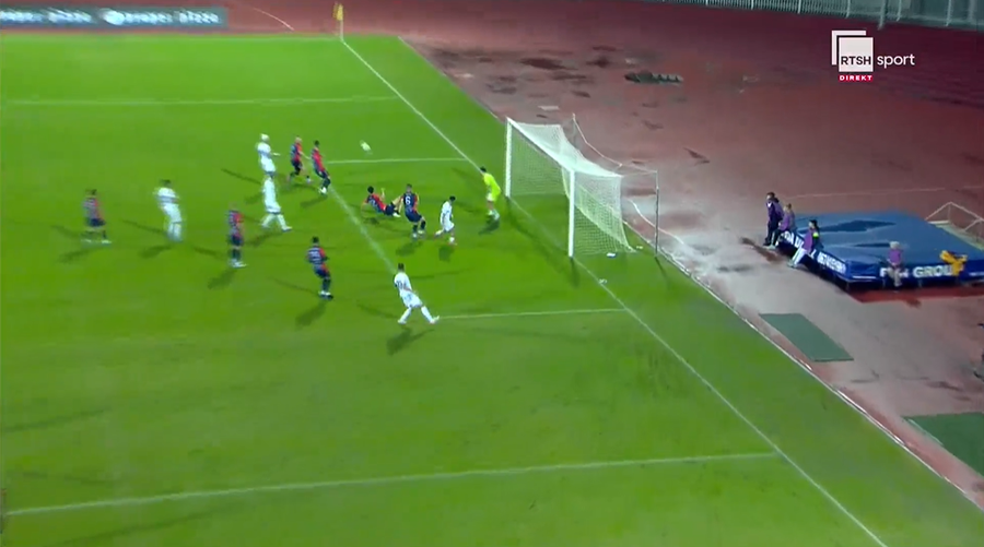 LIVE/ 7 minuta nga fundi, surprizohet Edi Martini! Titullari absolut largohet