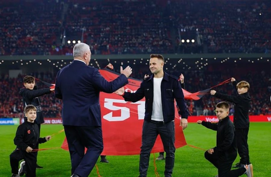 “Me dorën në zemër iu them FALEMINDERIT”, Amir