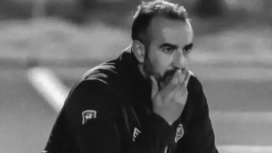 Futbolli në zi, trajneri ndahet nga jeta në moshën