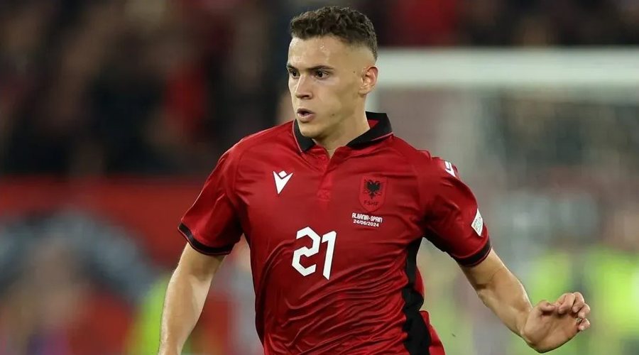 I papërmbajtshëm te Kombëtarja, ekipi italian i “var”