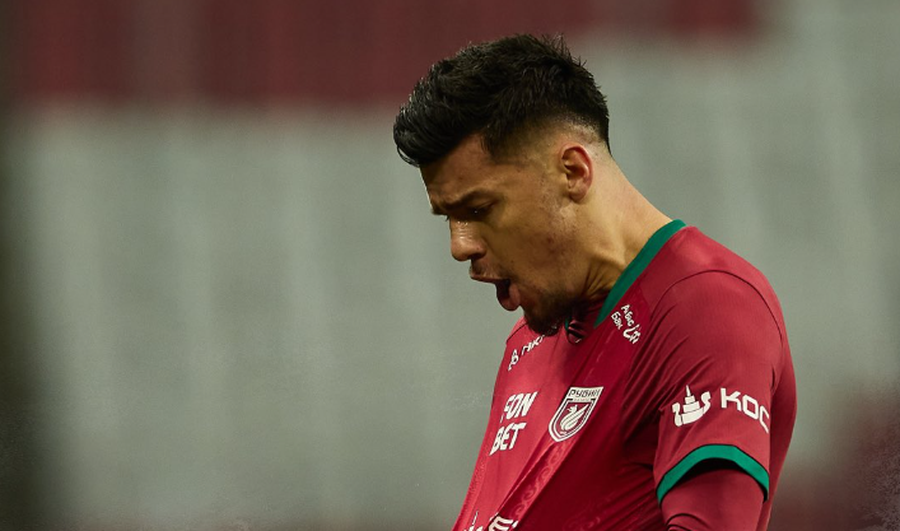 VIDEO/ Sulmuesi i Kombëtares “shpërthen” në Premier