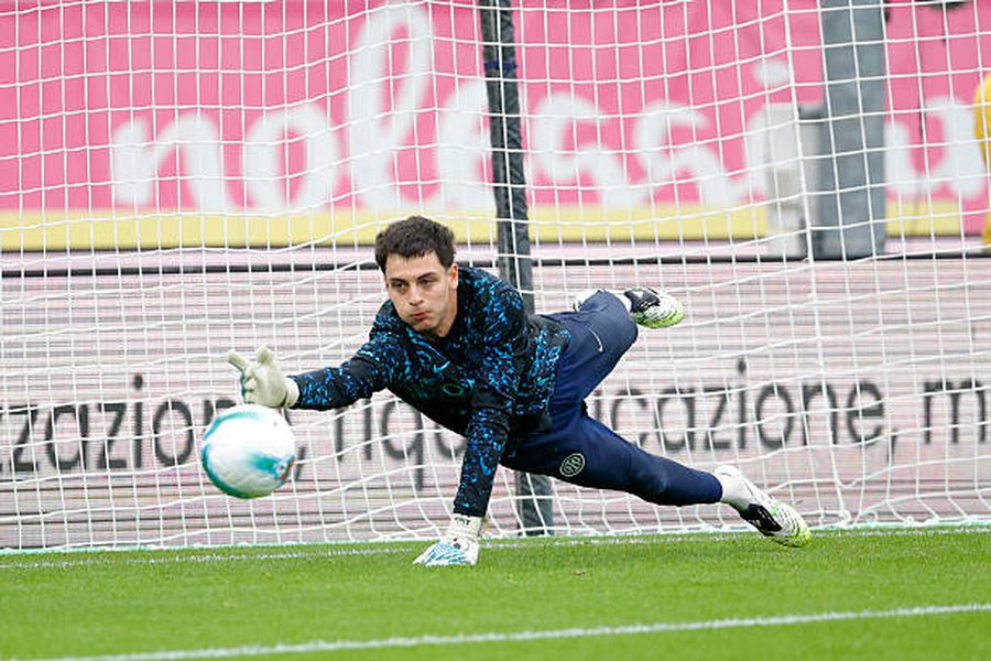 ZYRTARE/ E ardhmja e Shqipërisë, Inter RINOVON kontratën me yllin