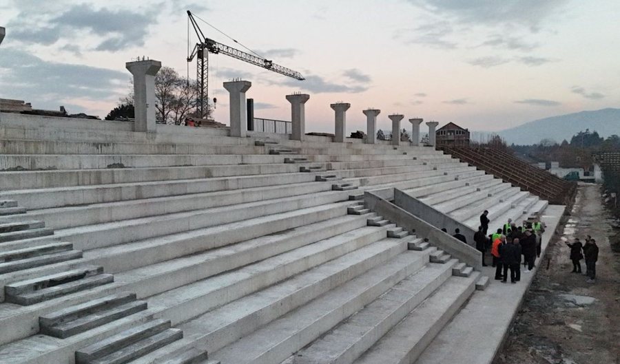 FOTOLAJM/ Pritet përfundimi i stadiumit të ri, Nedim Bajrami në
