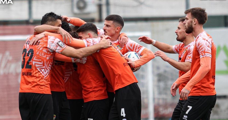 Ballkani luan “tenis” me kryeqytetasit, kampionët e Dritës