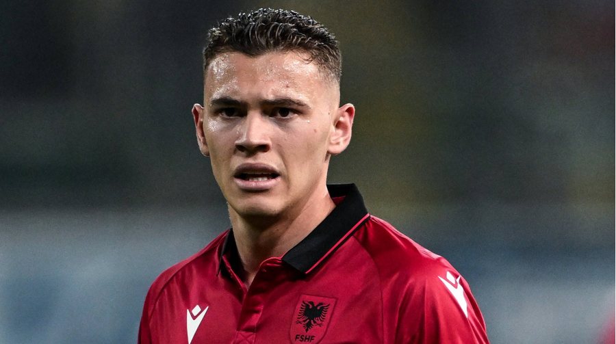 Brez pas brezi, vëllai i Kristjan Asllanit në fushë me