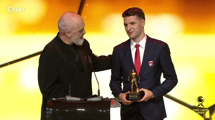 Kapiteni Berat Gjimshiti kuror&euml;zohet nga kryeministri Edi Rama si