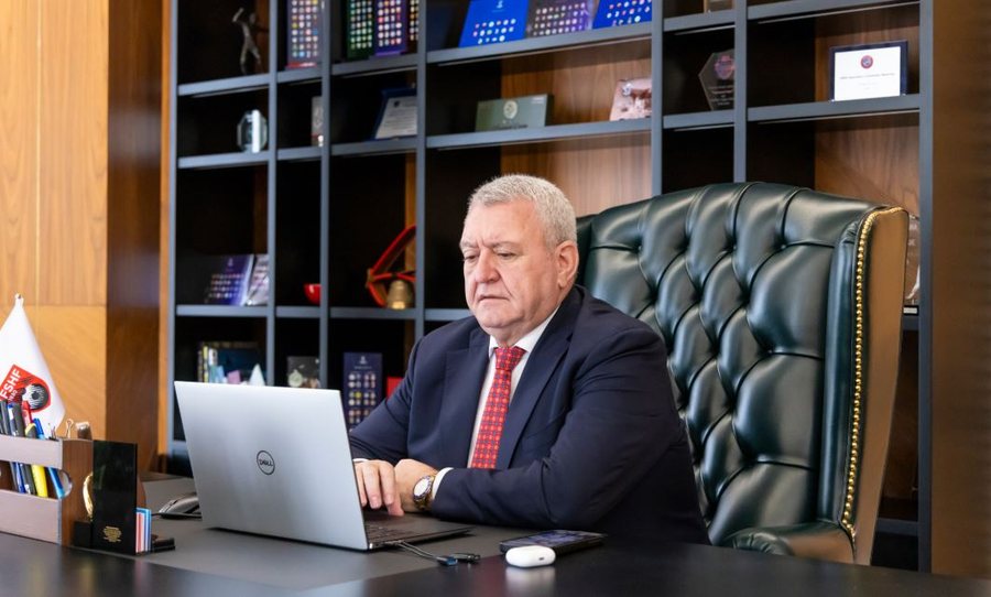 Nga Tirana n&euml; Doha, Armand Duka merr pjes&euml; n&euml; mbledhjen e