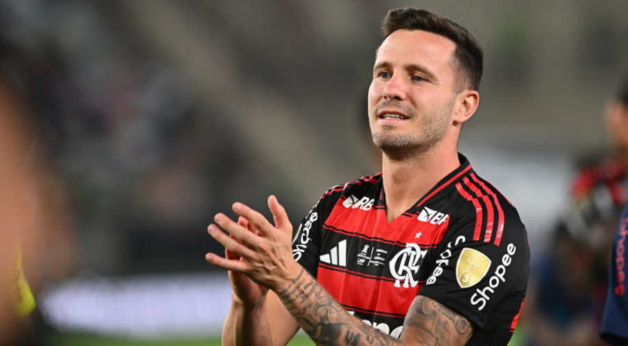 I dal&euml; nga akademia e &ldquo;Galaktik&euml;ve&rdquo;, mesfushori spanjoll