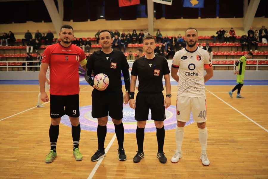 Vllaznia e pafat edhe n&euml; futsall, Flamurtari fiton me p&euml;rmbysje dhe 5