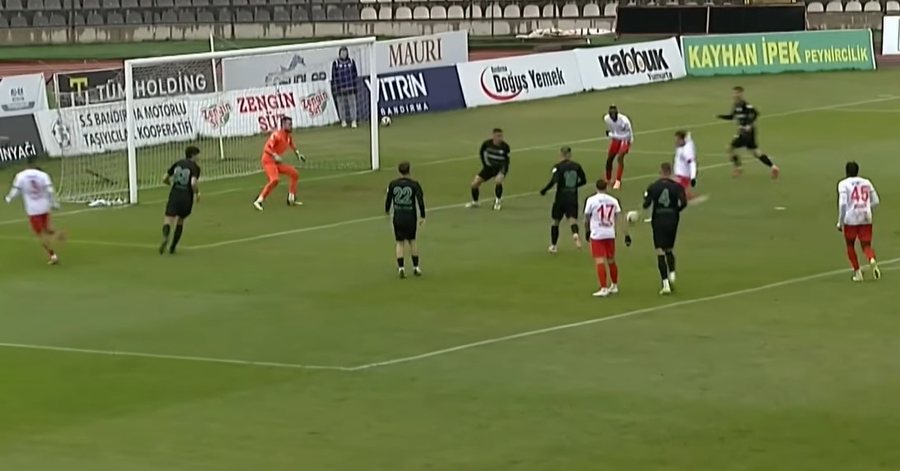 VIDEO/ 4 gola dhe 2 asiste n&euml; 3 ndeshje, ish-bomberi i Tiran&euml;s nuk